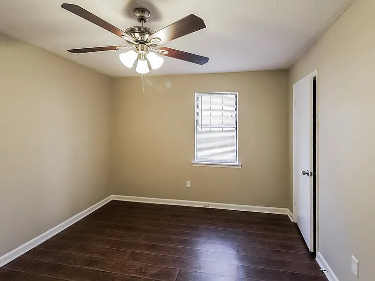 119 Richard Way — Photo 17
