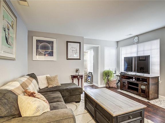 3rd image of 14116 Lauren Ln #27D