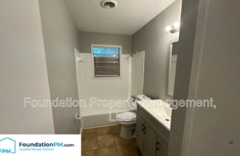 4208 Beacon Hill Dr — Photo 22