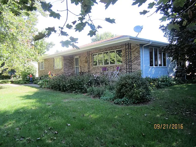 45 Lange Ave photo 1