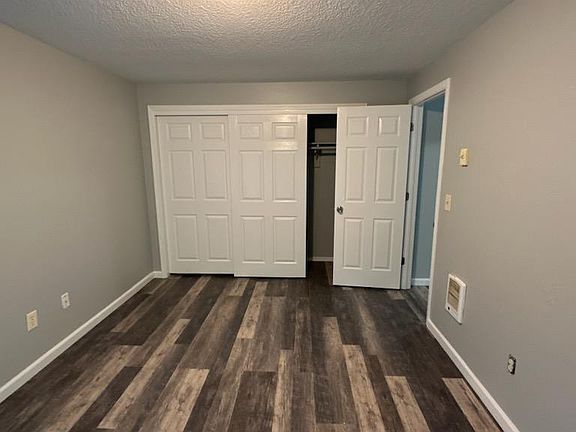4th image of 613 SE 131st Ct
