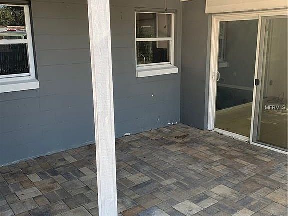 5th image of 118 E Lauren Ct