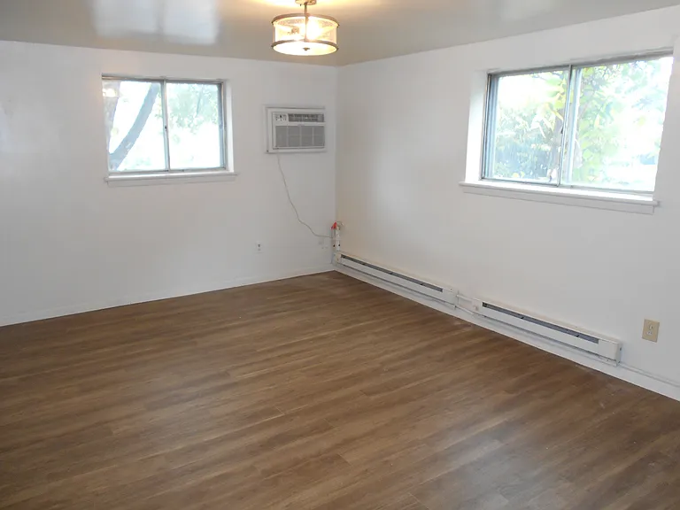 Muhlenberg Lakeview Apartments — Photo 8