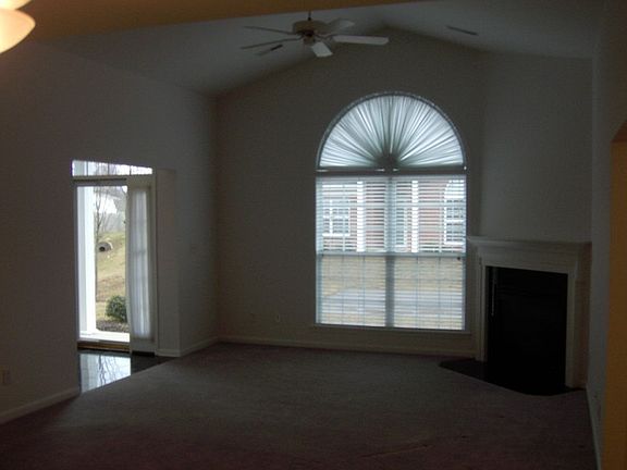 GreatRoom w/fireplace