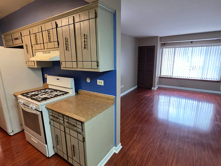 8901 S Roberts Rd #108 — Photo 8