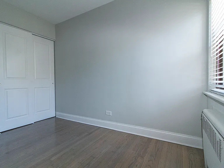 601, E2 - Bedroom