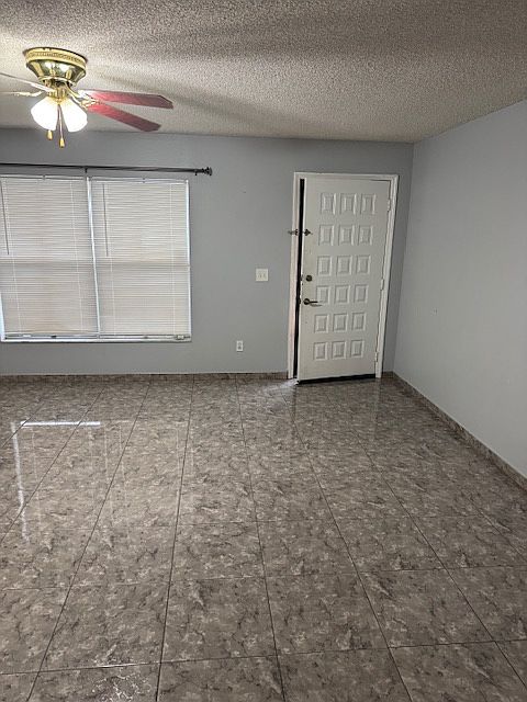 1st image of 52 E Country Cove Way