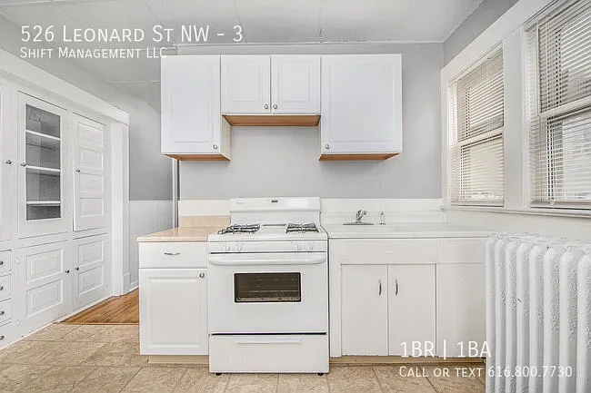526 Leonard St NW #3 — Photo 5