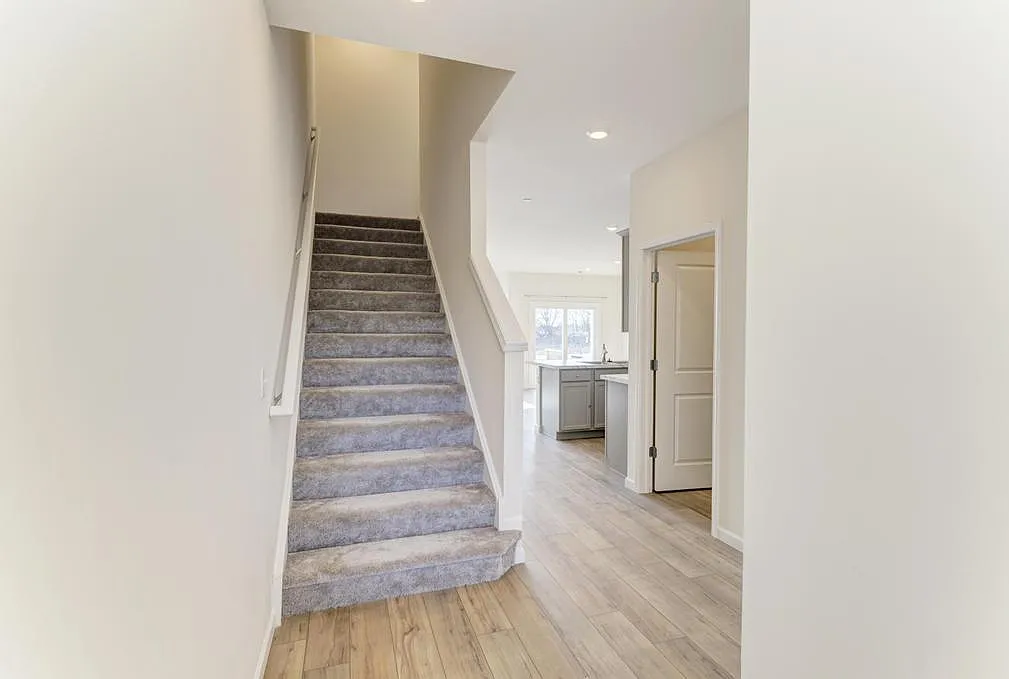 3 bed, 2.5 bath, 1858 sqft, $3,250 — Photo 4