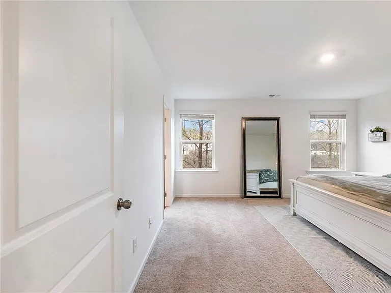 680 Groover St — Photo 21