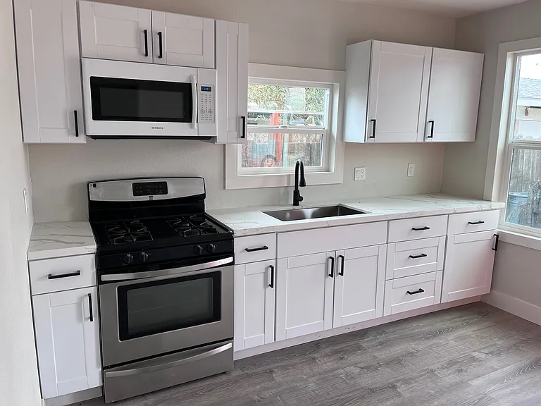 327 Hosmer Ave — Photo 3