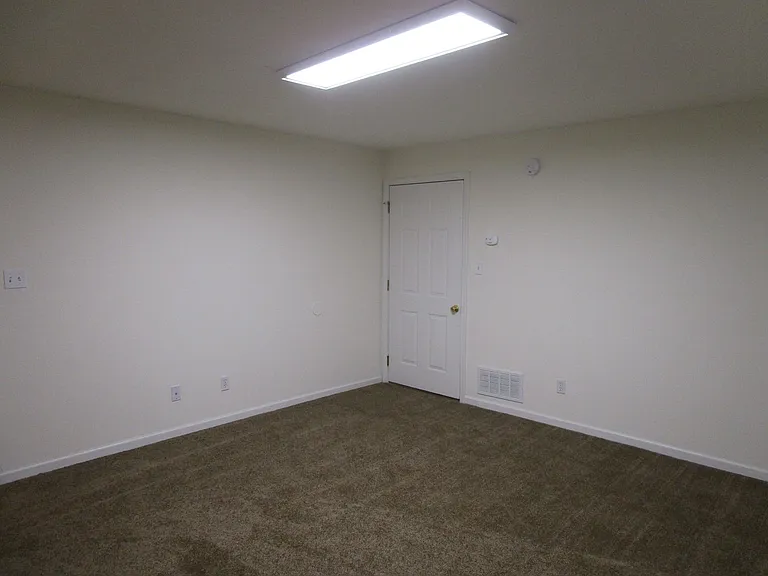 2409-2411 Northampton Dr. — Photo 37