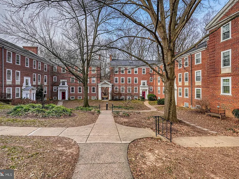 3630 39th St NW #B530 — Photo 3