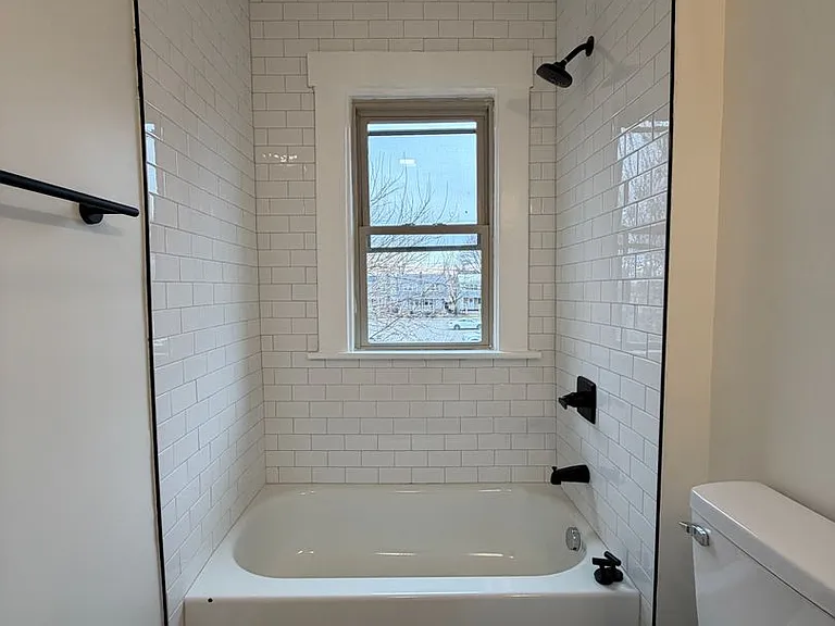 425 Hanford St — Photo 15