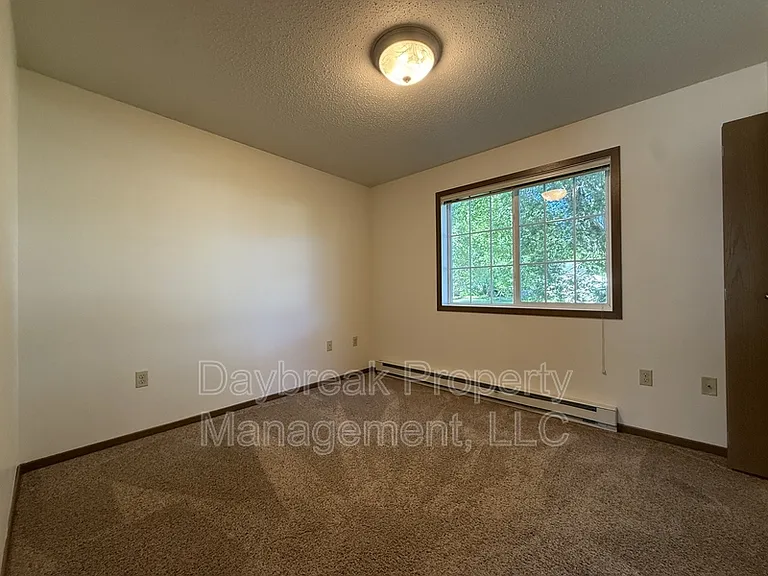 317 16th St S #5 — Photo 17
