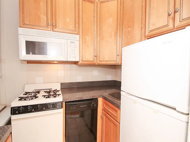 1616 Pine St — Photo 36