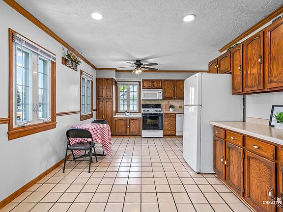 5th image of 905 La Porte Ave