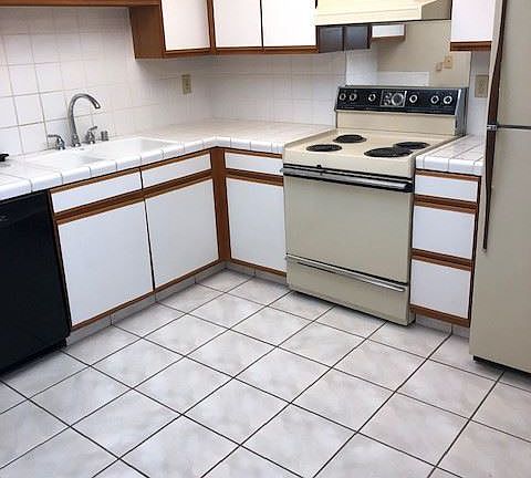 5th image of 4655 Nicol Cmn APT 104