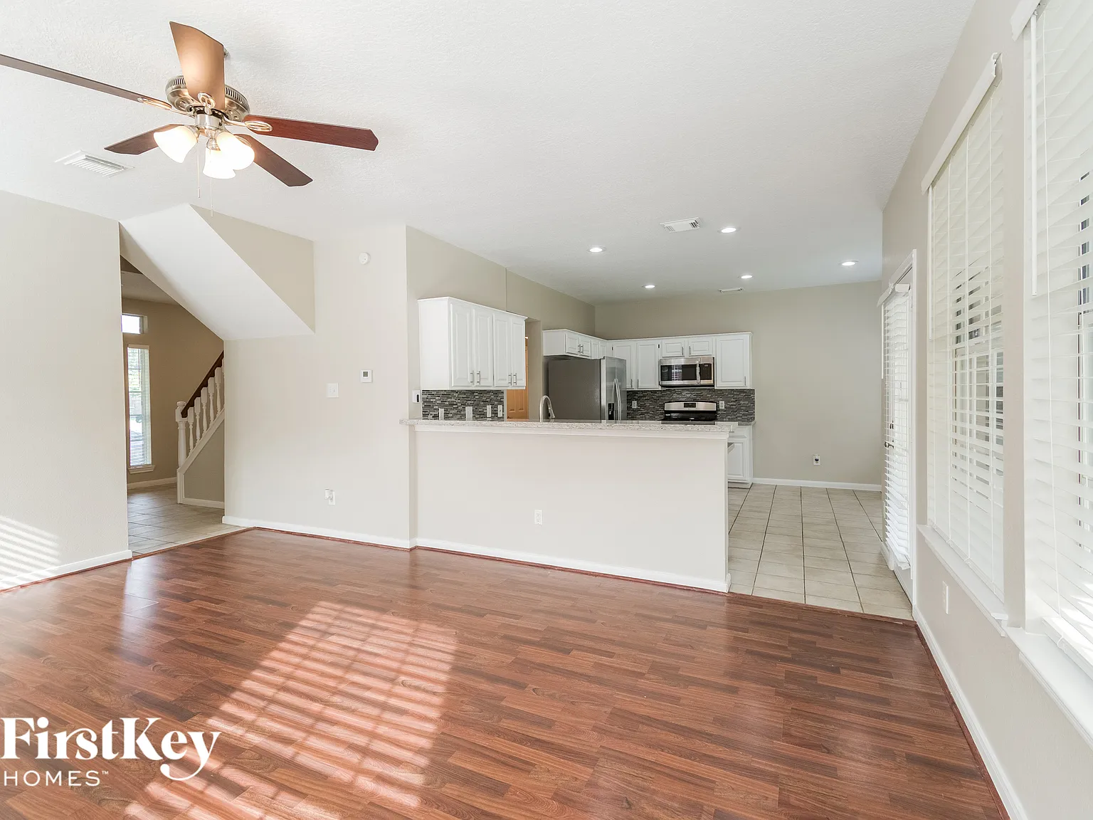 4 bed, 2.5 bath, 2338 sqft, $2,990 — Photo 4