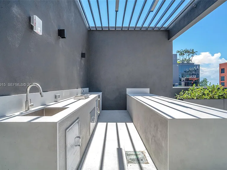 91 NW 27th St #503 — Photo 20