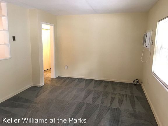 3rd image of 36 E Harvard St