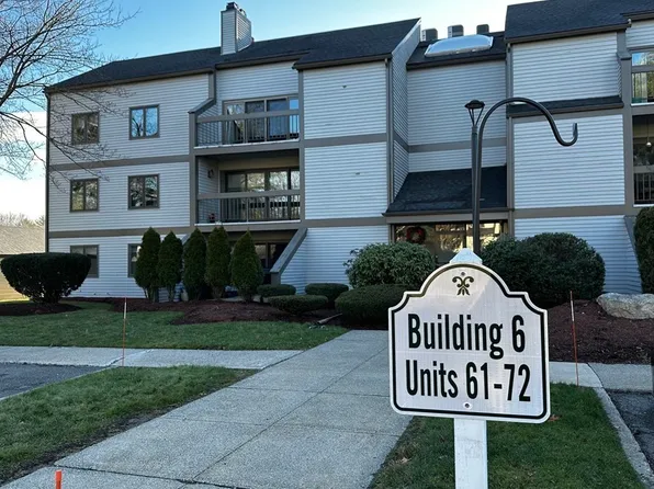 1100 Salem St APT 68, Lynnfield, MA 01940