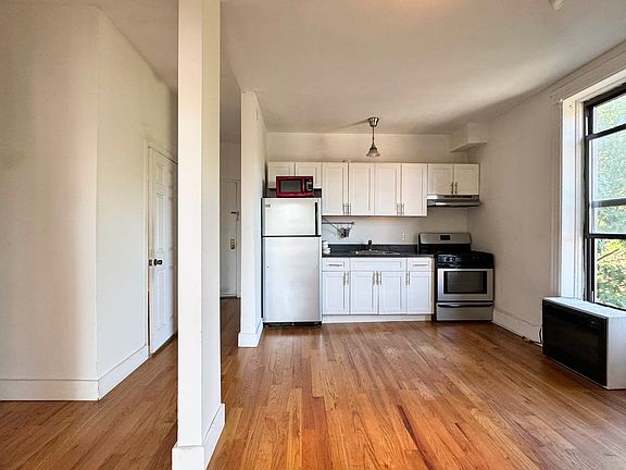 4th image of 756 Marcy Ave #3R