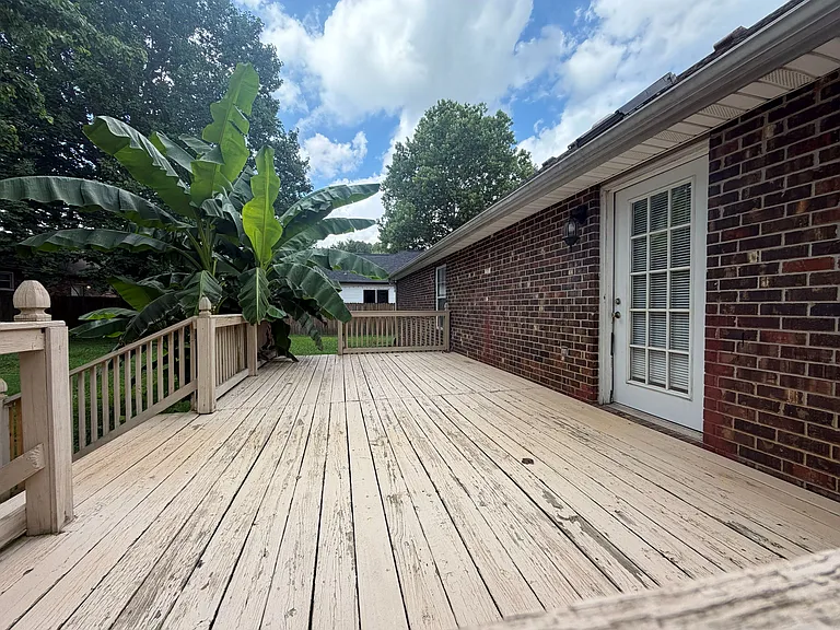 2510 Jones Blvd — Photo 13