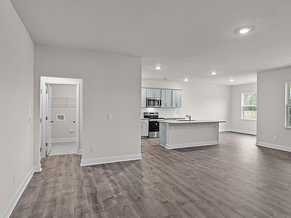 3rd image of 2601 Delilah Drive