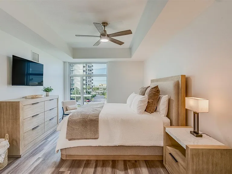 415 Island Way #311 — Photo 6