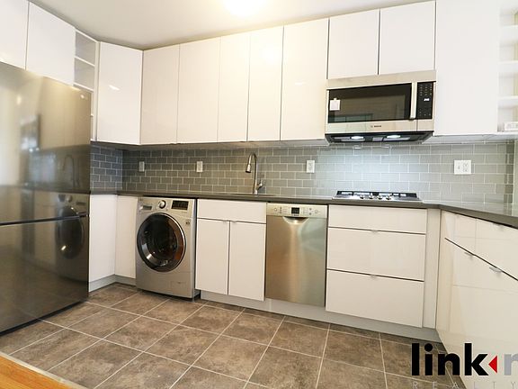 2nd image of 140 W 136th St #3A