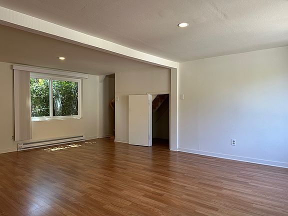 5th image of 63 Crescent Dr #1