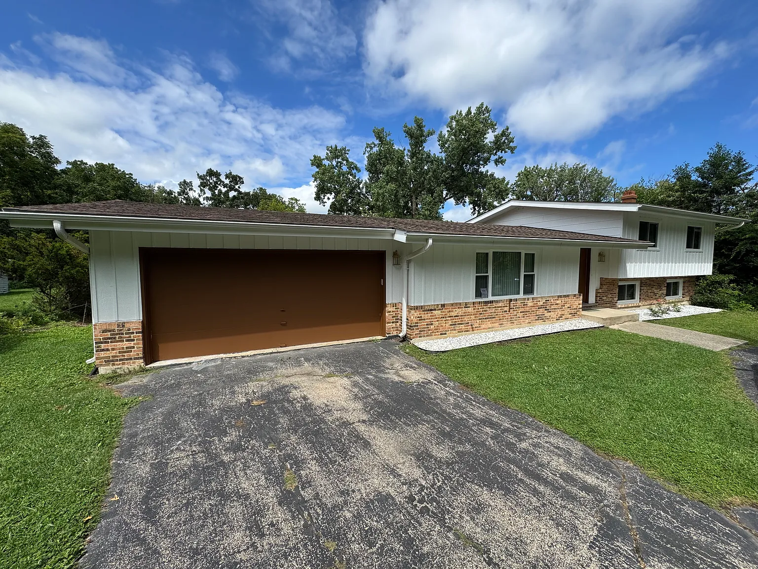 4 bed, 2000 sqft, $4,250 — Photo 2
