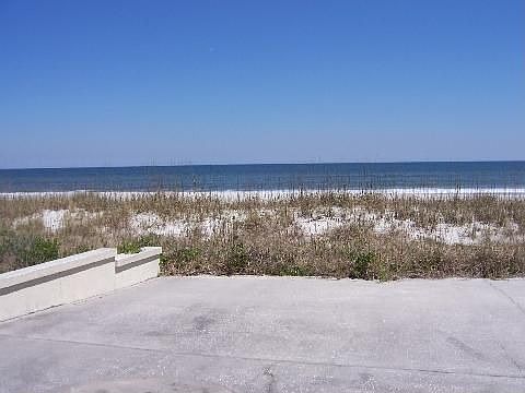 another front yard view