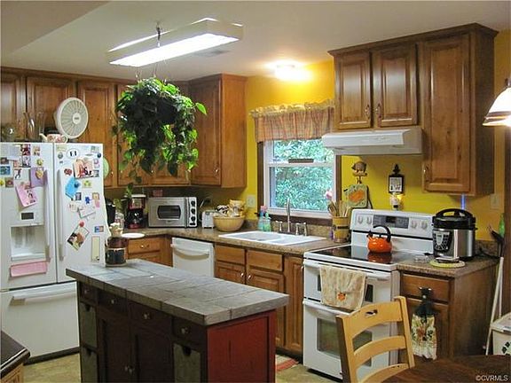 5th image of 1600 Celia Cres