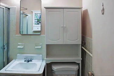 Sold by Thomas Lipovetsky, LREB