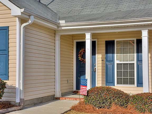 5th image of 553 Cranberry Cir