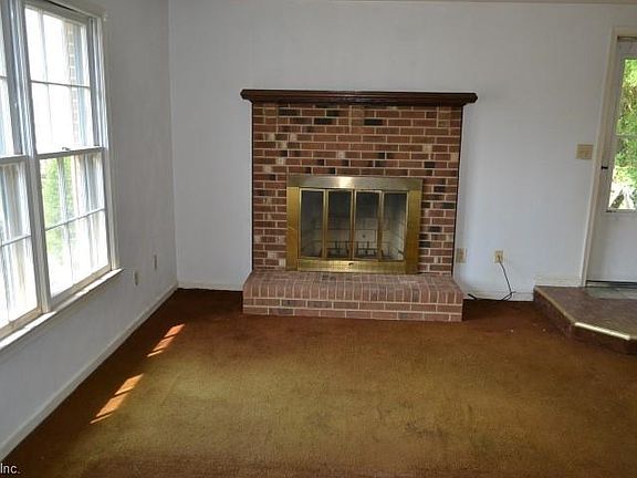4th image of 5124 Castle Way