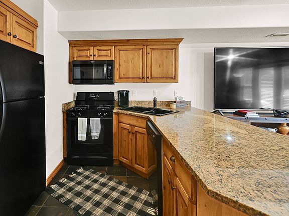 5th image of 5060 E Lake View Dr #1109