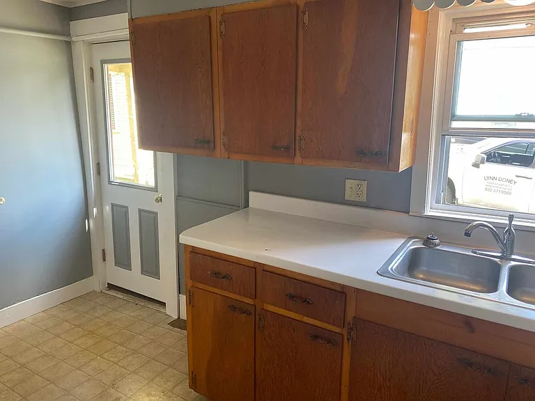 4 Central St — Photo 12