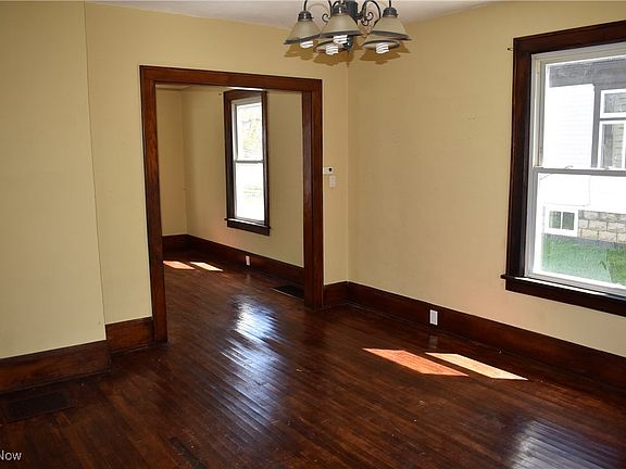 5th image of 1107 Cleveland St