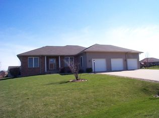 302 Cottingham Ln, Metamora, IL 61548