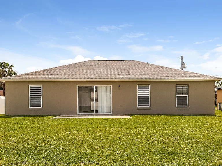 1140 Chesterfield Ct — Photo 16