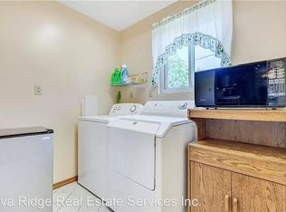 726 Chartiers Ave, Mc Kees Rocks, PA 15136