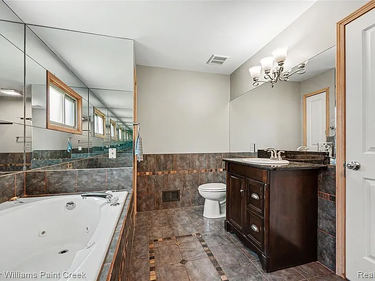 34335 Heartsworth Ln — Photo 13