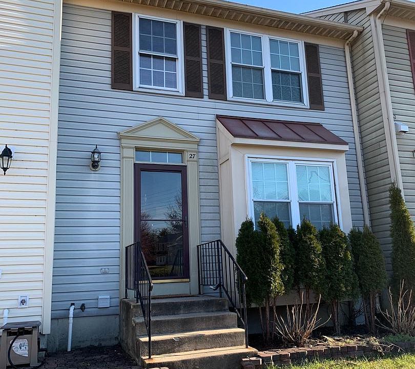 1st image of 27 Gilland Ct