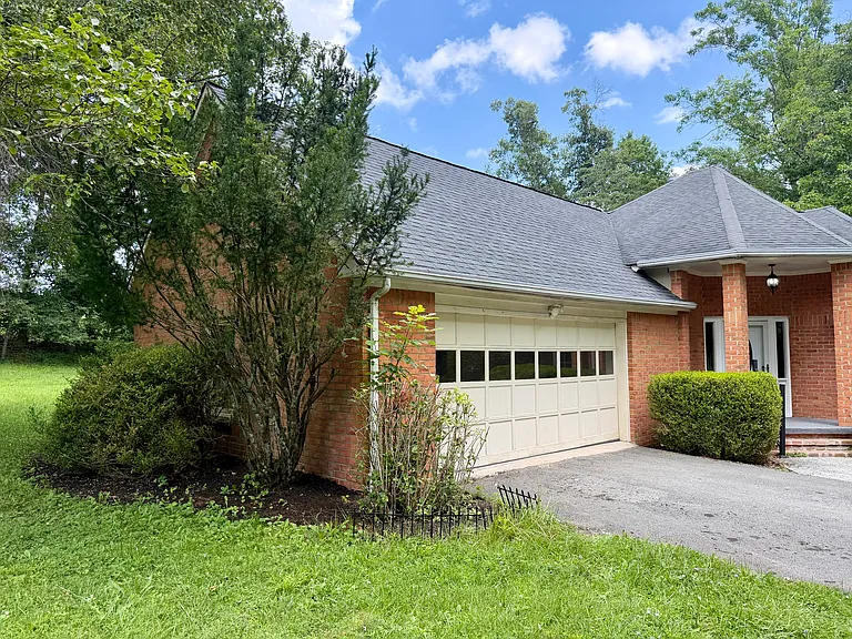 175 Highland Cir — Photo 47