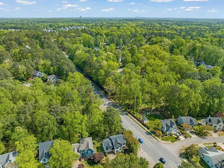 8100 Knebworth Ct — Photo 30