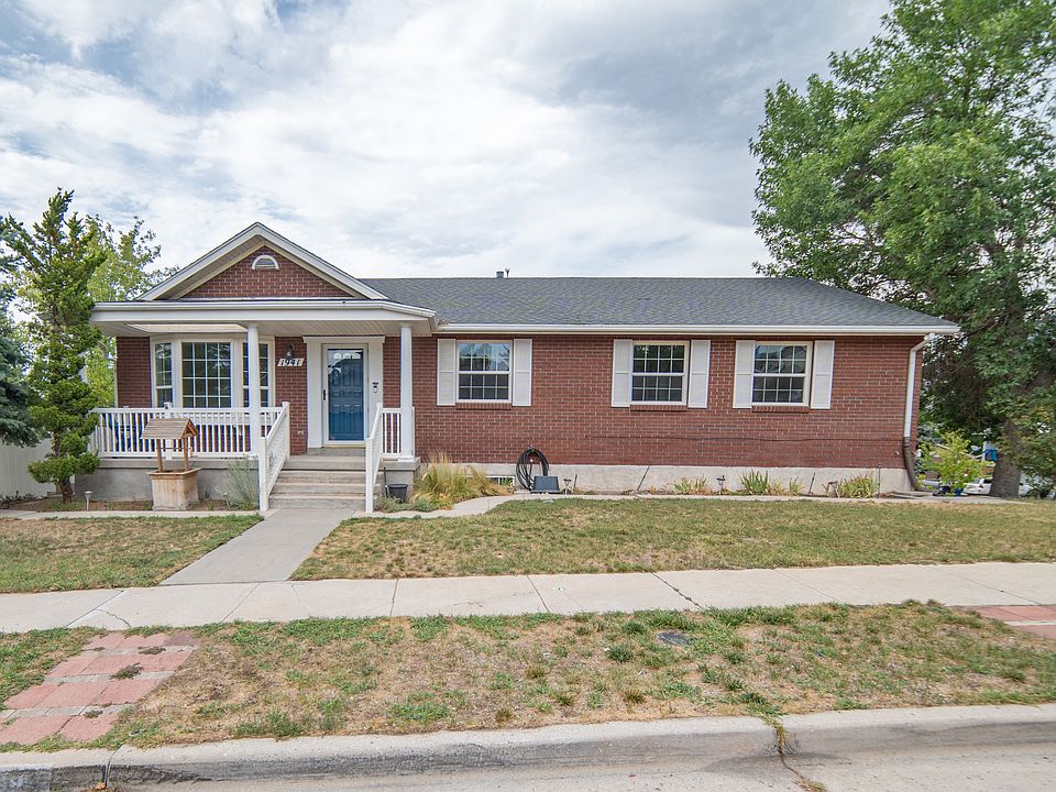 1st image of 1941 E Gunther Dr