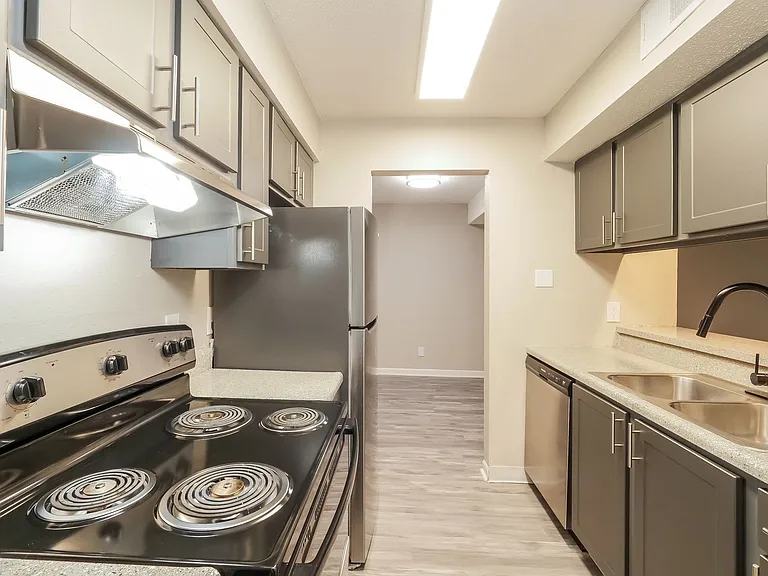 Hunters Glen Apartments — Photo 57